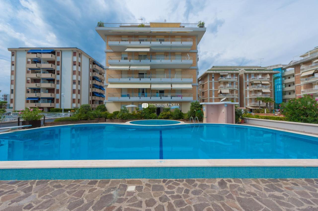 Residence Solmare Immobiliare Pacella Lido di Jesolo Bagian luar foto