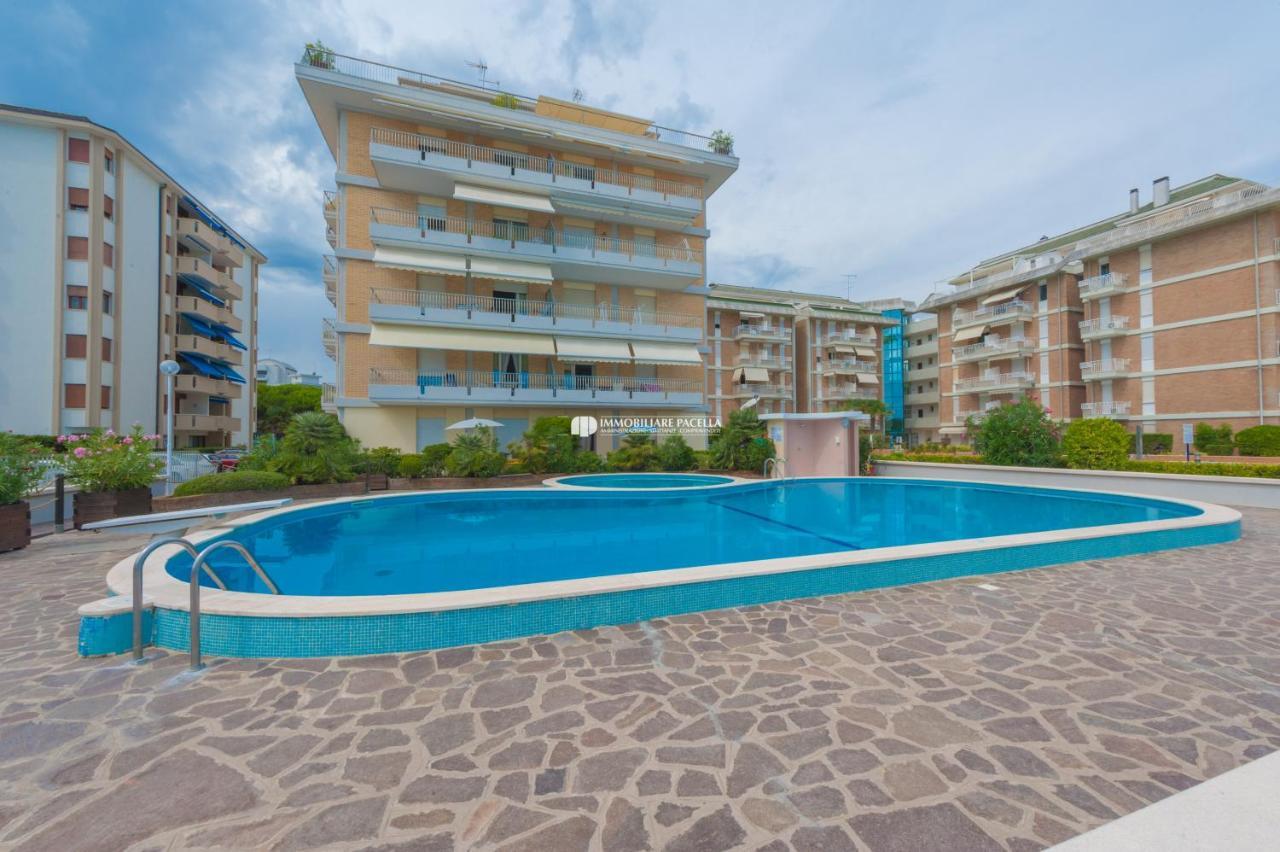 Residence Solmare Immobiliare Pacella Lido di Jesolo Bagian luar foto