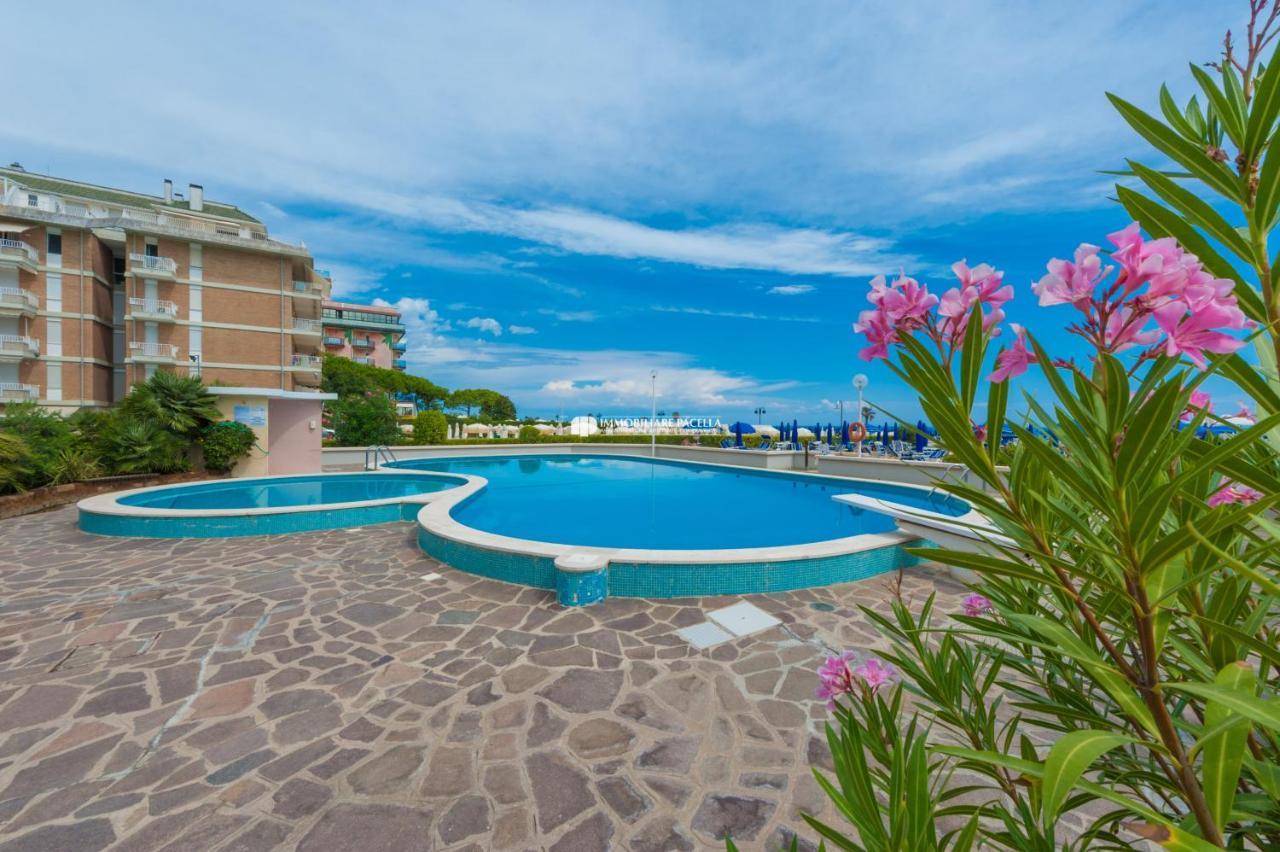 Residence Solmare Immobiliare Pacella Lido di Jesolo Bagian luar foto