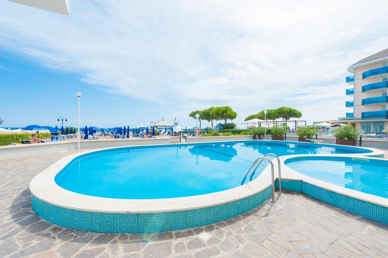 Residence Solmare Immobiliare Pacella Lido di Jesolo Bagian luar foto